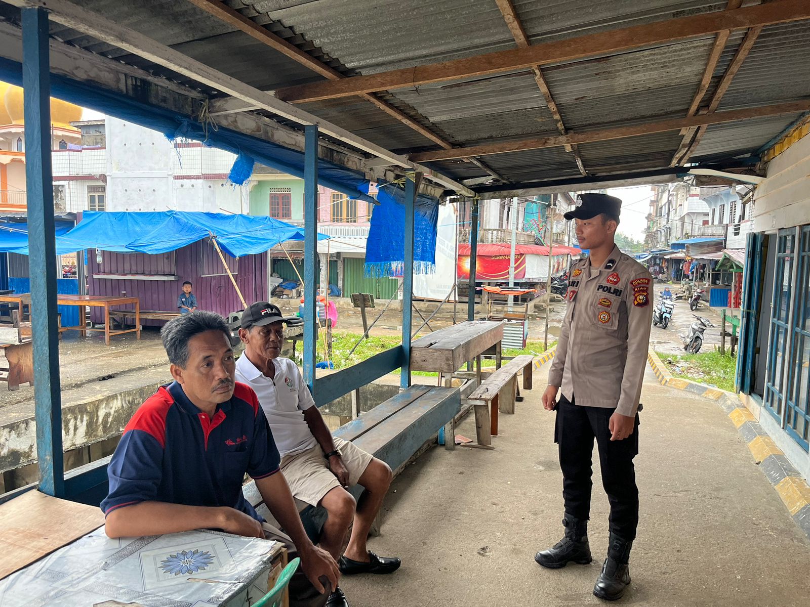 Polsek Reteh sambangi Pelabuhan LKMD maksimalkan Cooling System 