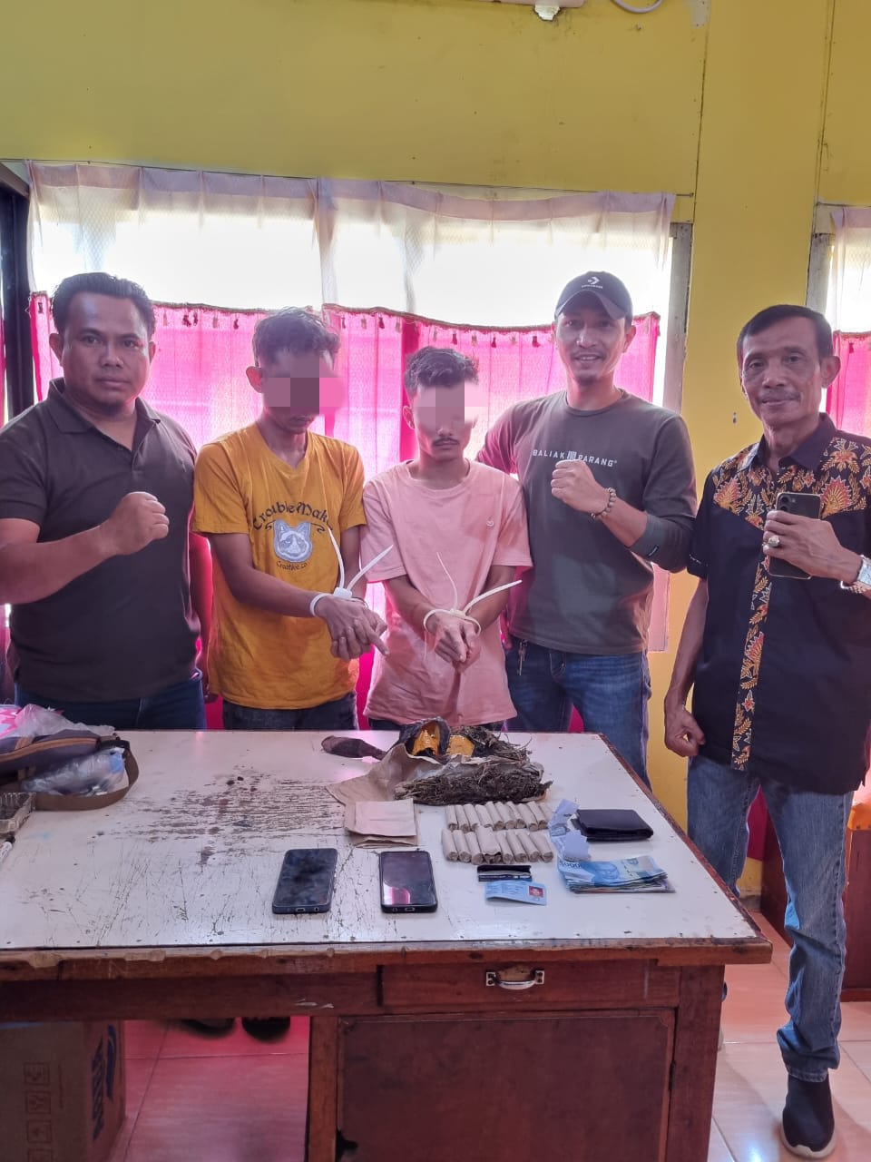 Dua Pelaku Narkoba Ganja Kering Ditangkap di Rumah Kontrakkan di Kelurahan Lipat Kain