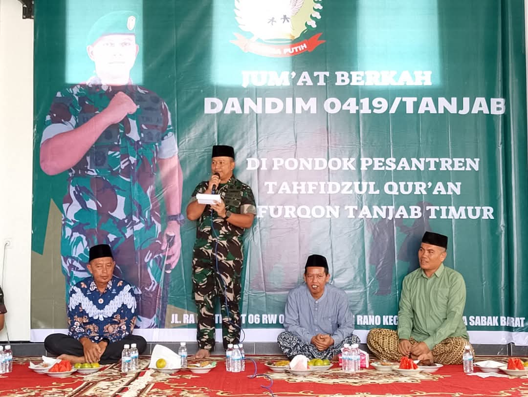Dandim 0419/Tanjab Silaturahmi dan Beri Santunan di Ponpes PPTQ Alfurqon Tanjab Timur