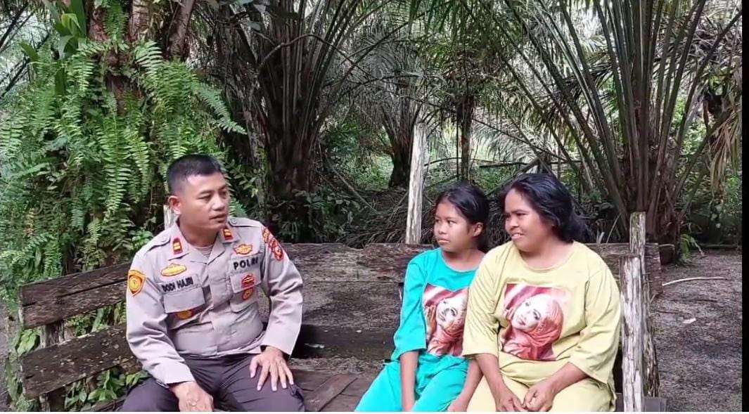 Mega bisa sekolah lagi, terima kasih Kapolsek Tanah Darat.