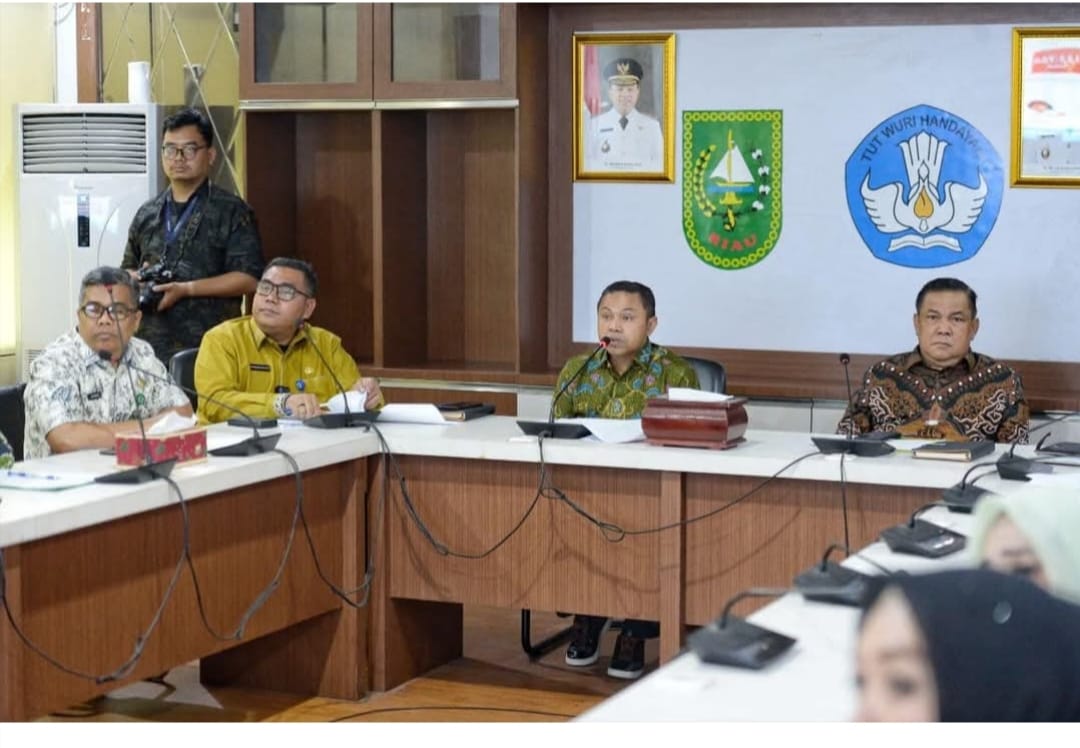 Dugaan Pemotongan TPP ASN PPPK Guru Bersertifikasi, Gubri Diminta Evaluasi Kadisdik 