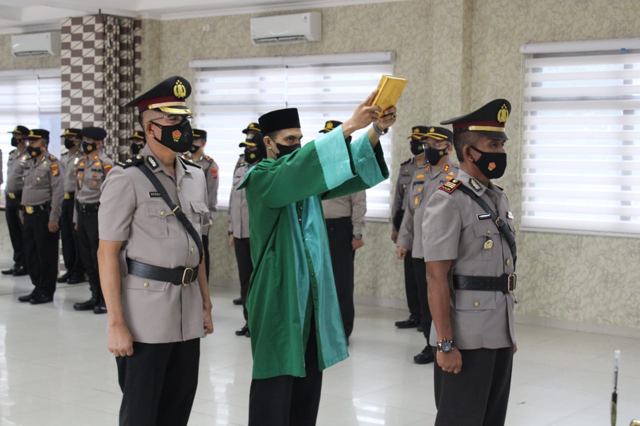 Kapolresta Pimpin Upacara Serah Terima Jabatan Kapolsek Sukajadi