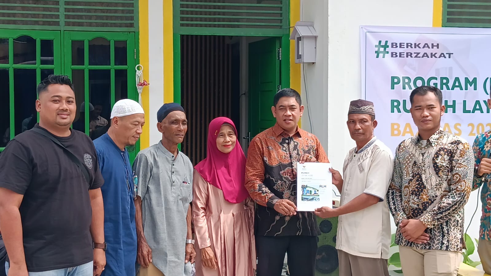 Zaran Terima Rumah Layak Berkat Program RLH Baznas Propinsi Riau