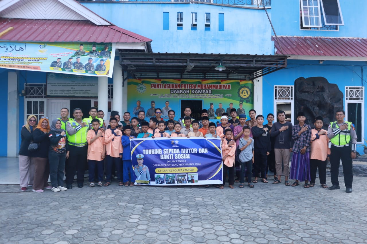 Touring dan Bagi Bansos ke Panti Asuhan, Kasat Lantas Ajak Tertib Berlalu Lintas