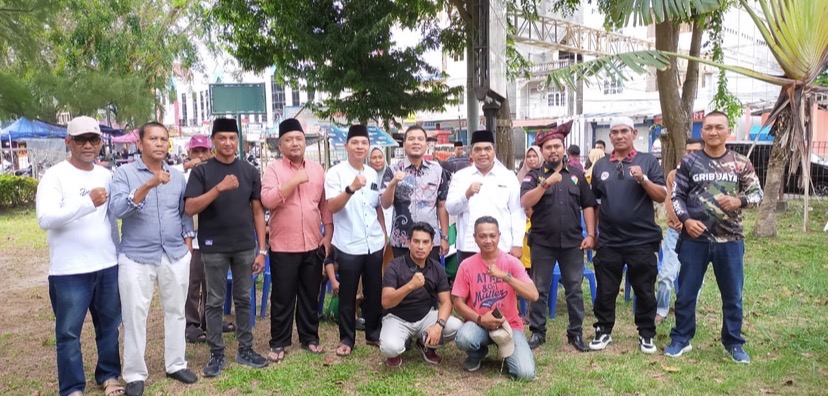 Kolaborasi Panitia Bazar Bersama Anggota DPD/MPR RI Berbagi Bingkisan Ramadan