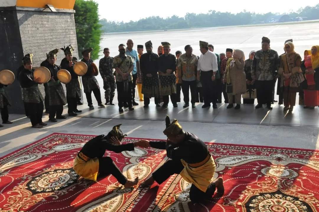 Danrem 031/WB Sambut Kedatangan Ketua Mahkamah Agung di Pekanbaru