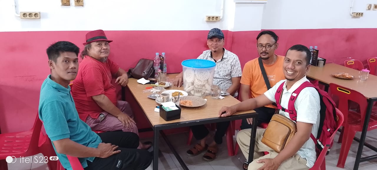 Secangkir Kopi, Wedang Jahe, dan Harapan untuk Pendidikan yang Lebih Manusiawi