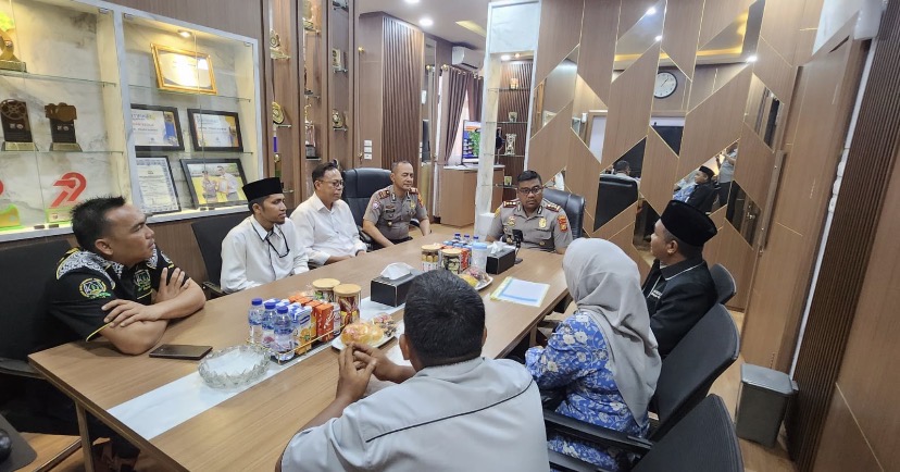 Kapolres Kampar Silaturahmi Forum Panti Sekabupaten Serahkan Bantuan, Ajak Jaga Generasi Muda Dari N