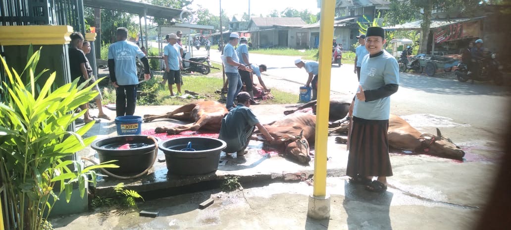 Semangat Berbagi di Hari Raya Iduladha 1447 H, Keluarga H. Nor Muhamad Sembelih 6 Ekor Sapi Kurban u