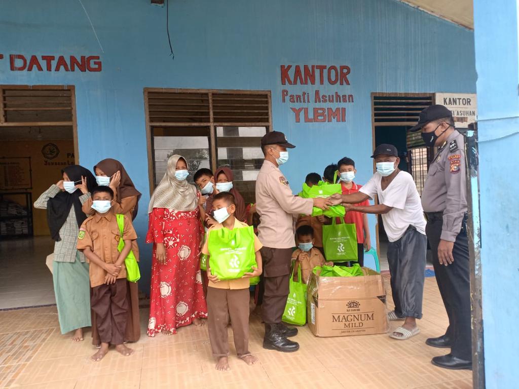 Polres Kampar dan Polsek Jajarannya Salurkan Paket Bantuan Untuk Para Santri Di-Sejumlah Pesantren