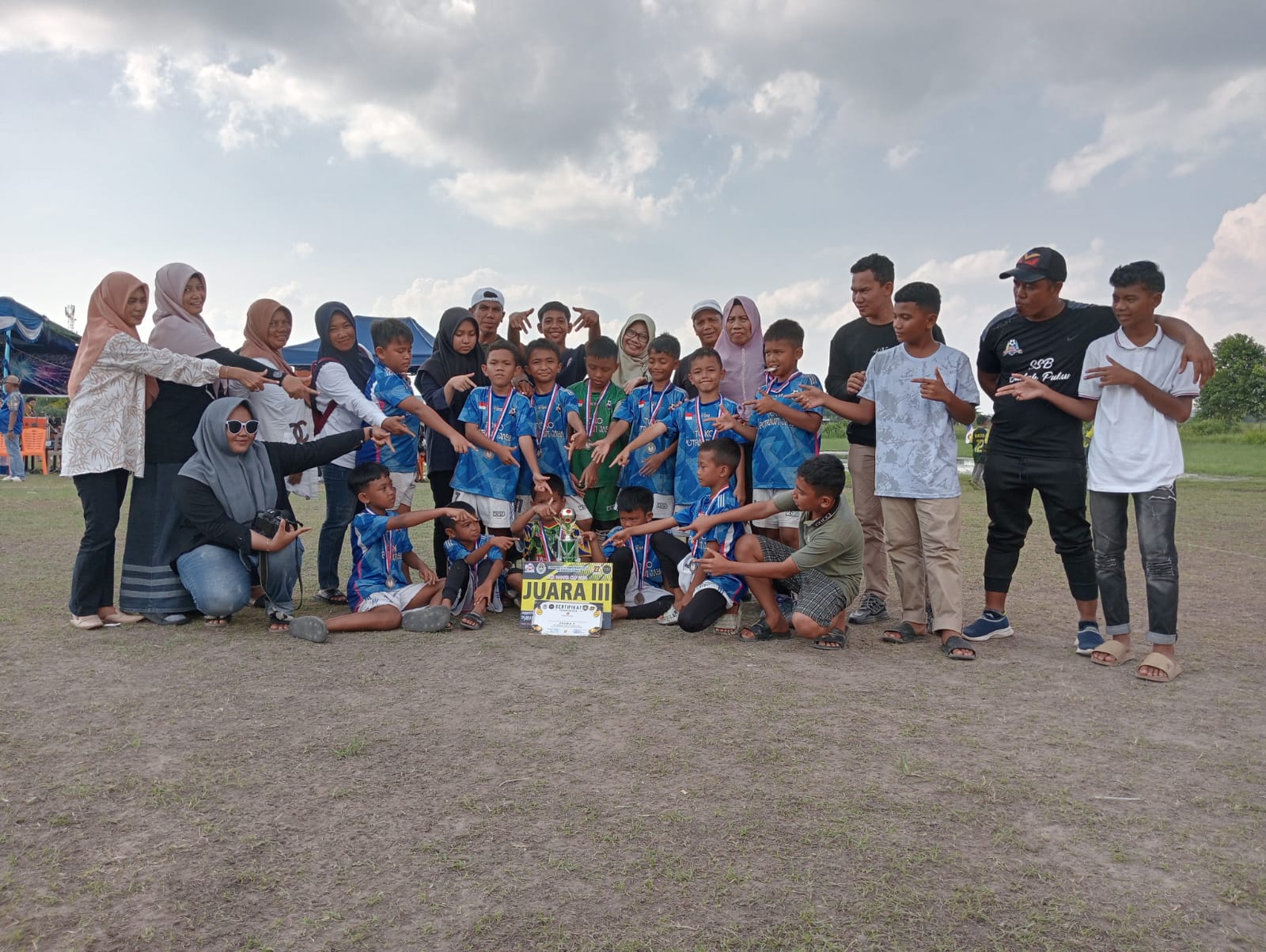 Raih Juara 3 di Turnamen Yuk Mampir Cup 2024 SSB Budak Pulau Tetap Solid