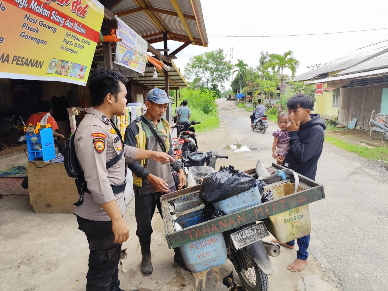 ANGGOTA SAMAPTA POLSEK RETEH SAMPAIKAN PESAN PILKADA DAMAI