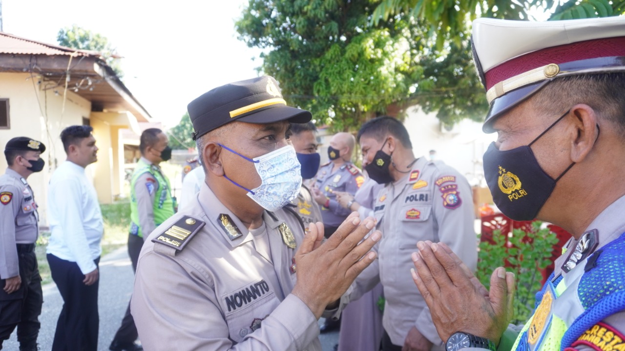 Pisah Sambut Waka, Kanit Samapta dan Kanit Lantas Polsek Tampan diselenggarakan di halaman Polsek Ta