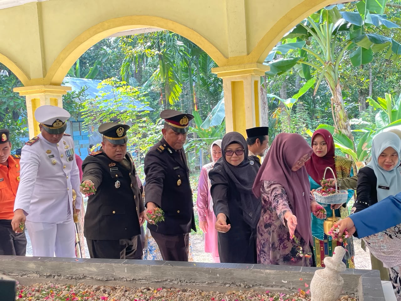 Danposal Bersama Forkopimda Ziarah Makam Pahlawan Peringati Hari Jadi ke 514 Bengkalis
