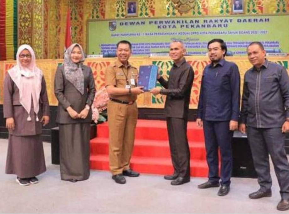 DPRD Kota Pekan Baru Sahkan Peraturan Penyelenggaraan Administrasi Kependudukan