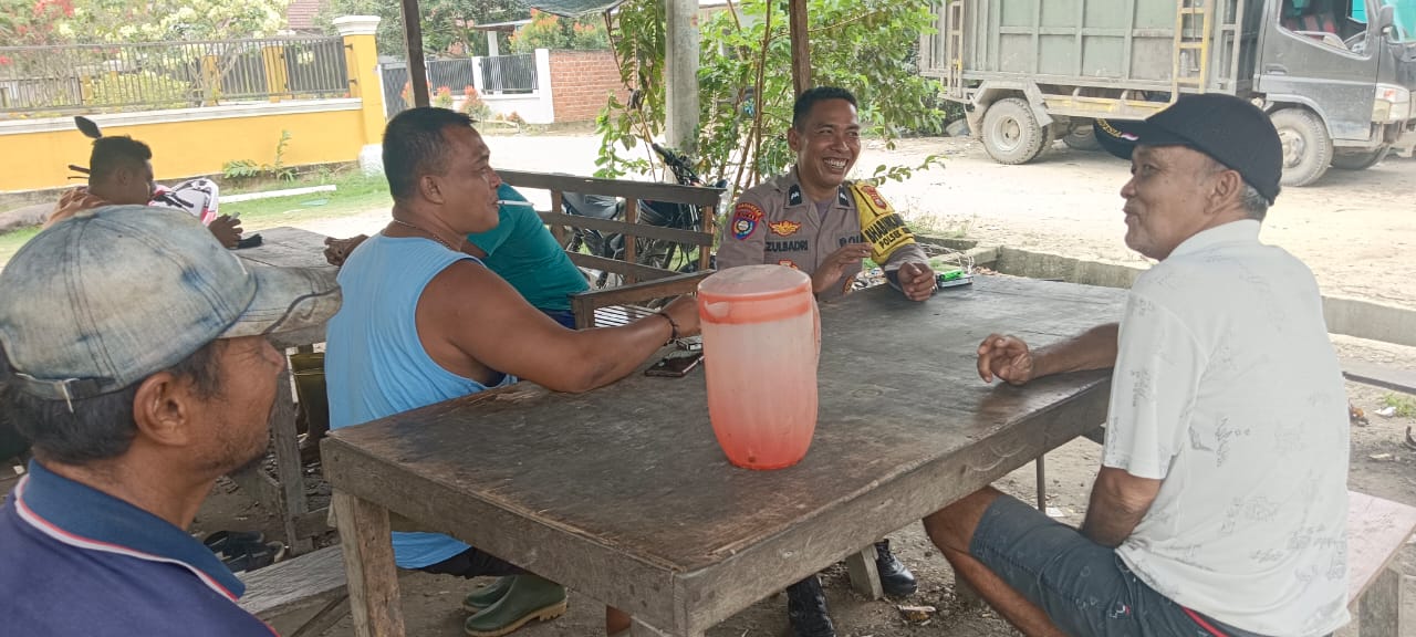 Personil Polsek Keritang tidak henti-hentinya melakukan cooling system untuk menciptakan keamanan
