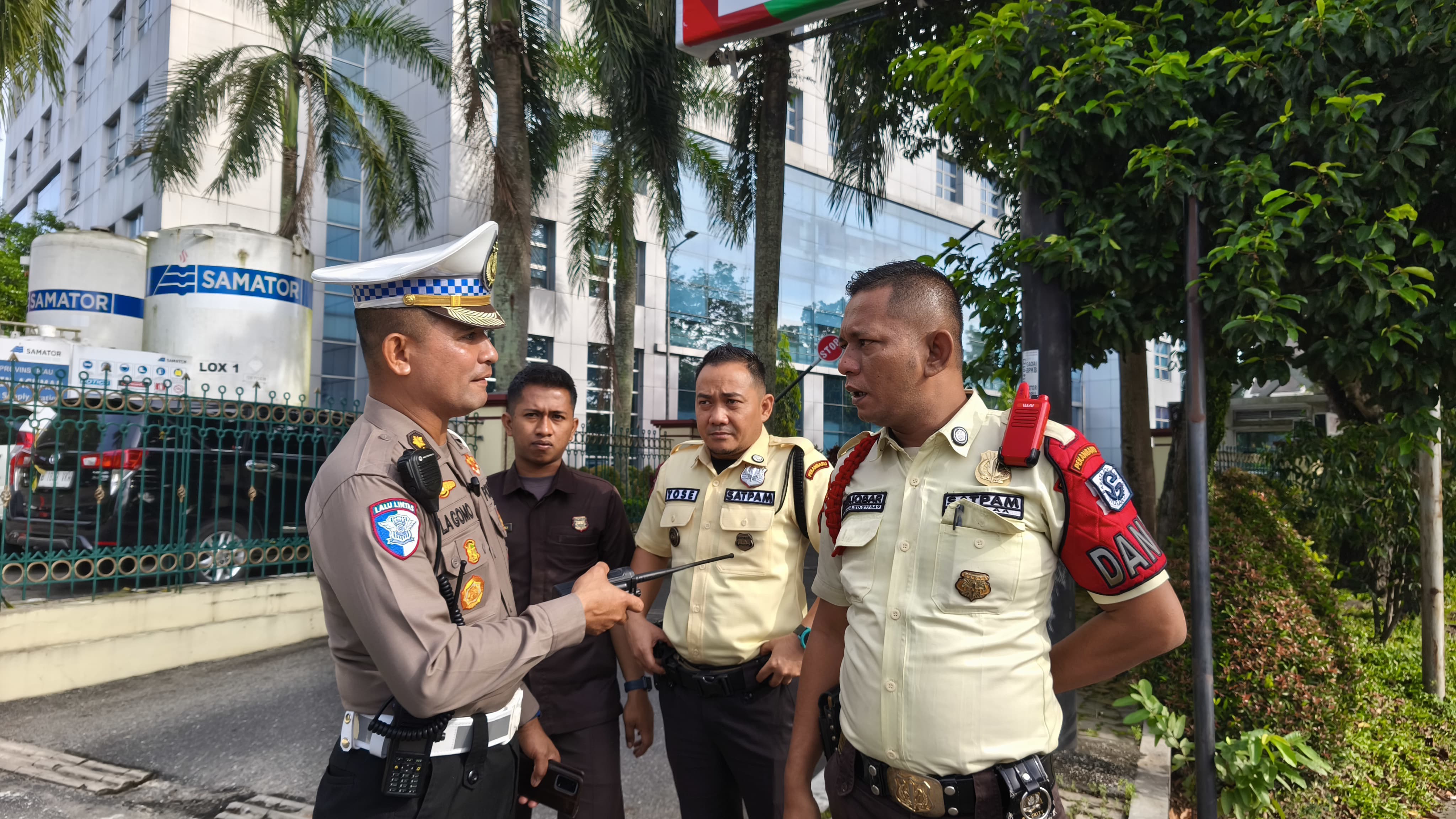 Puluhan Kendaraan Ditilang karena Langgar Rambu Larangan Parkir di Depan RSUD Arifin Achmad Pekanbar