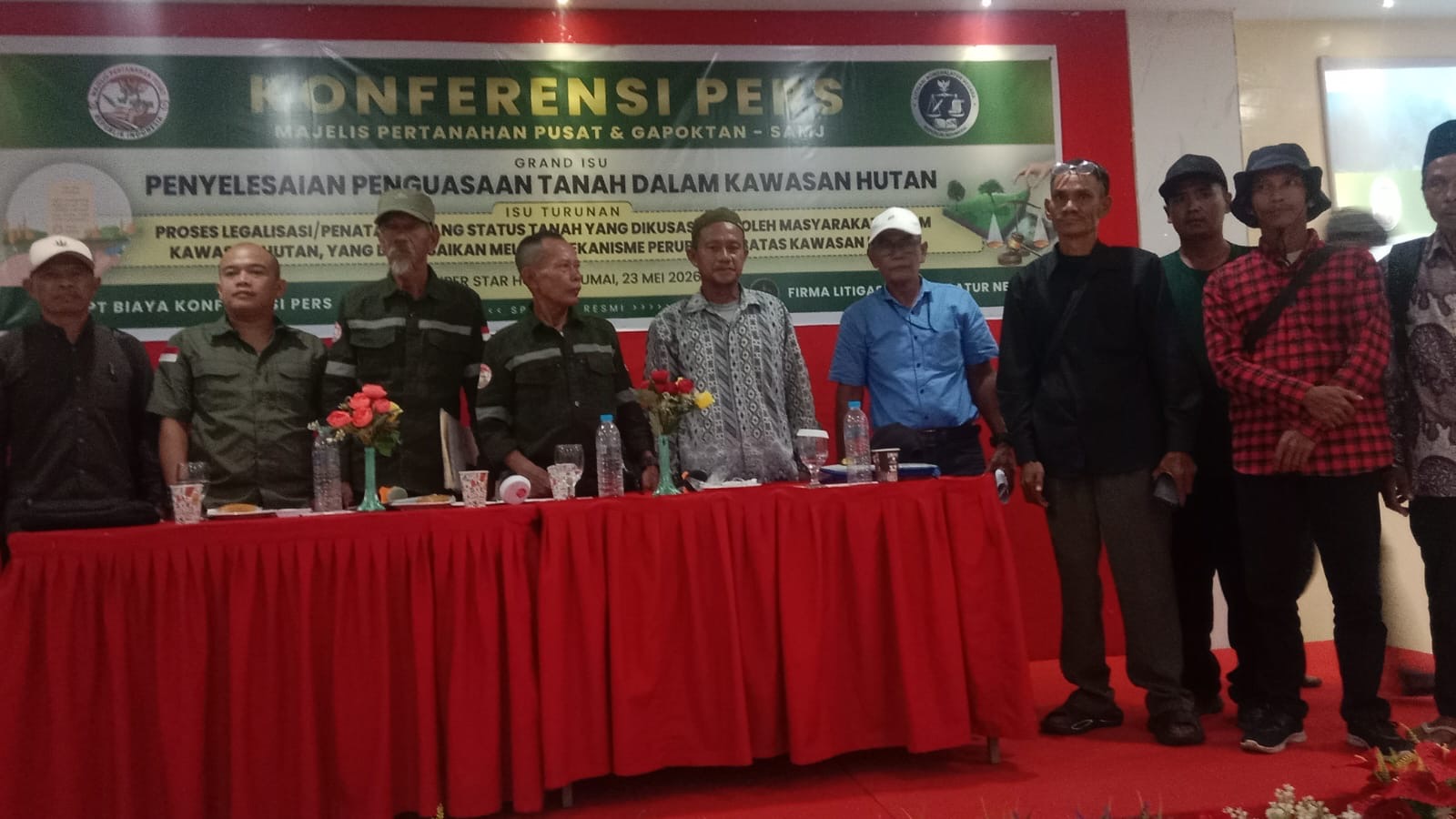 Konferensi pers majilis pertahanan pusat