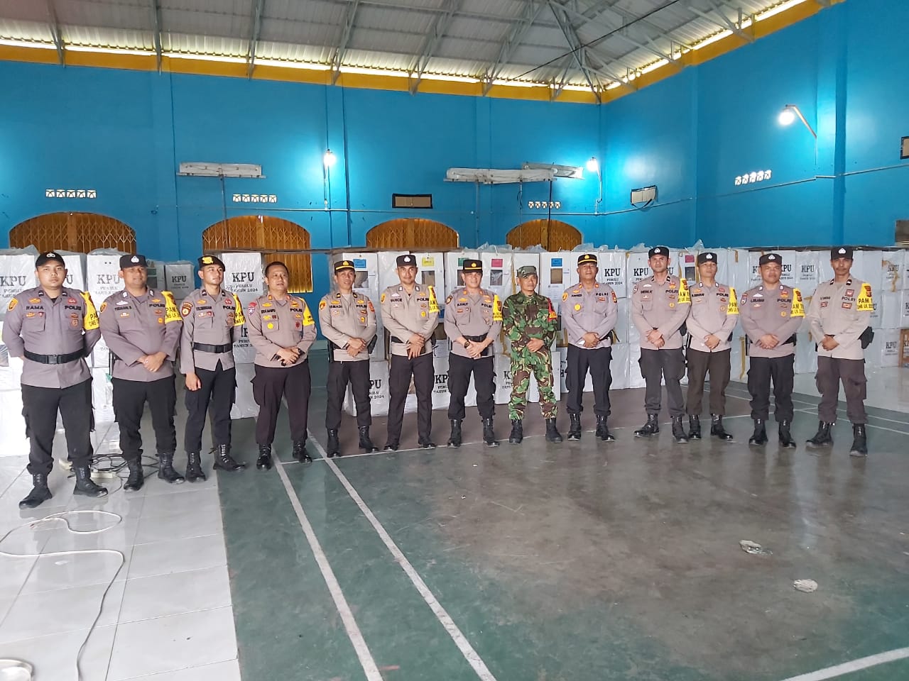 Kapolsek Kawal 895 Kota Suara dan 716 Bilik Suara Dalam Keadaan Lengkap