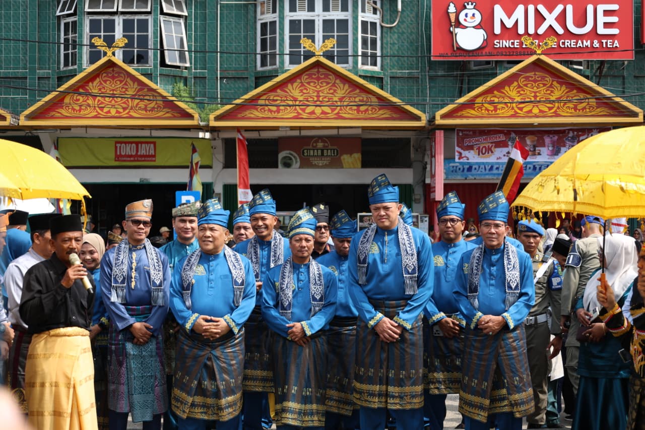 Wakapolda Riau Hadiri Pembukaan Pacu Jalur Kuansing 2026, SF Hariyanto Tekankan Kelestarian Sungai K