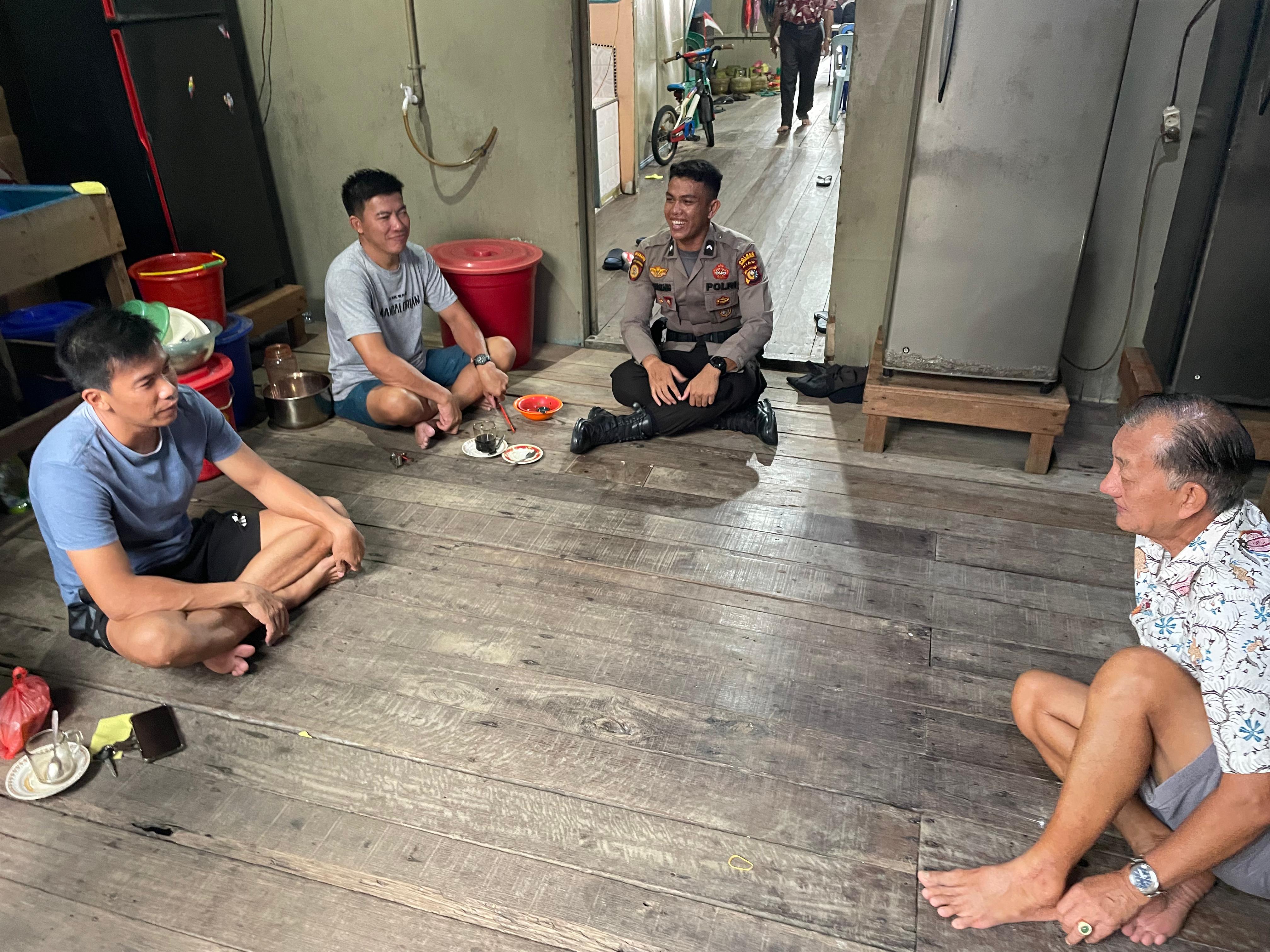 Sukseskan Pilkada 2024 Personil polsek Concong Inhil Lakukan  Sosialisasi Pemilu Damai Dalam Rangka 