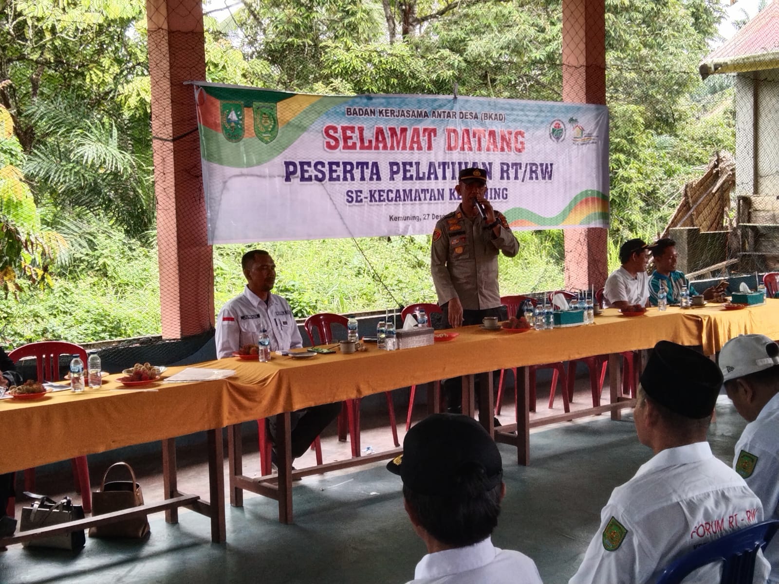 POLSEK KEMUNING GENCAR LAKUKAN COOLLING SYSTEM SEMPENA PELATIHAN RT/RW SEKECAMATAN KEMUNING