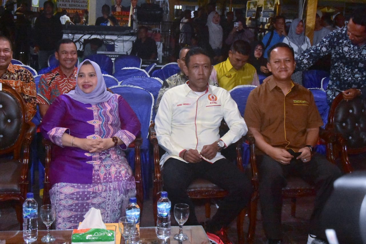 Hadiri Pelantikan Ketua Koni dan Pengurus, Bupati Bengkalis Harapkan Dapat Pertahankan Juara Umum