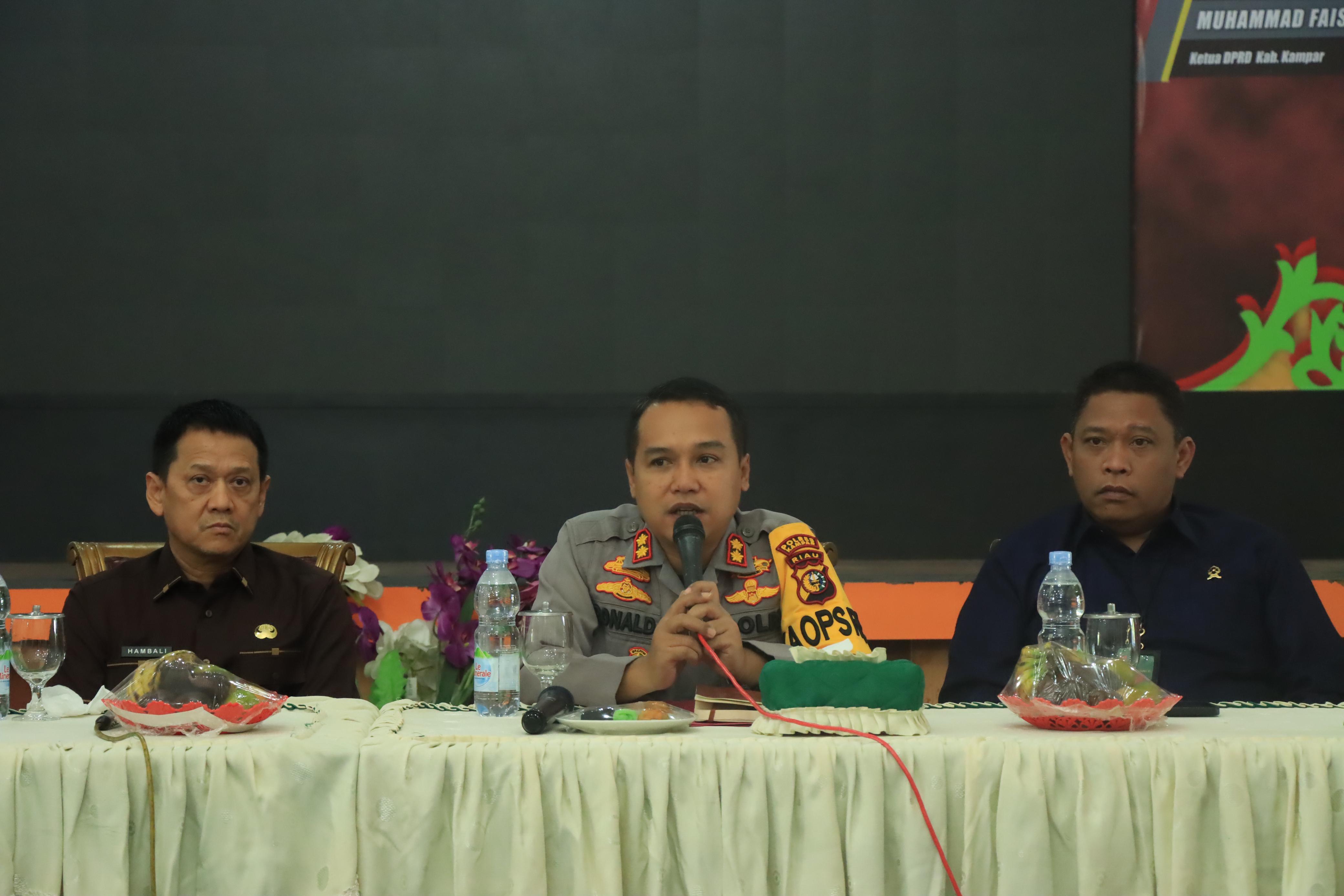 Kapolres Kampar Hadiri Pembahasan Penetapan Status Kebakaran Hutan Dan Lahan 