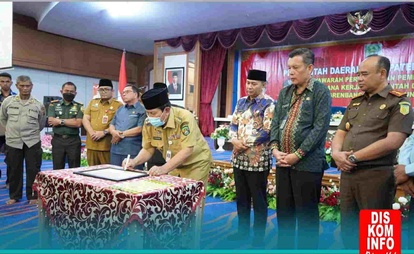 Bupati Sukiman fokus pada pembangunan