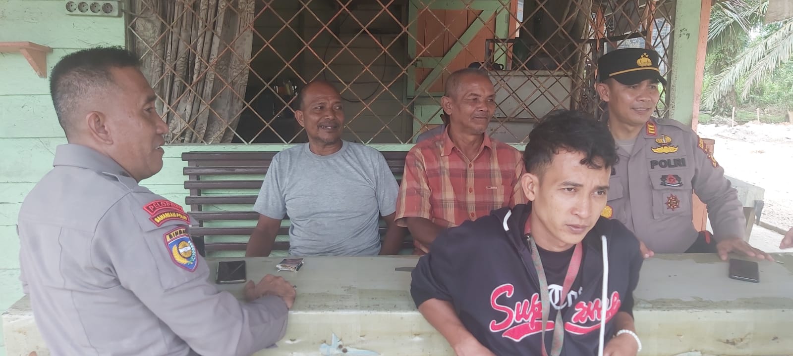 Sat Binmas Polres Rohul  Dikomandoi AKP A Wahab Jumat Curhat Dengan Warga