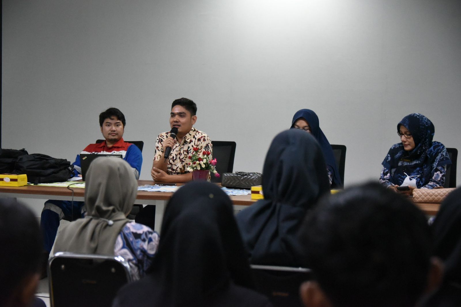 Rombongan SMKN 5 Belajar Proses Pengolahan Minyak Bumi ke KPI RU Dumai