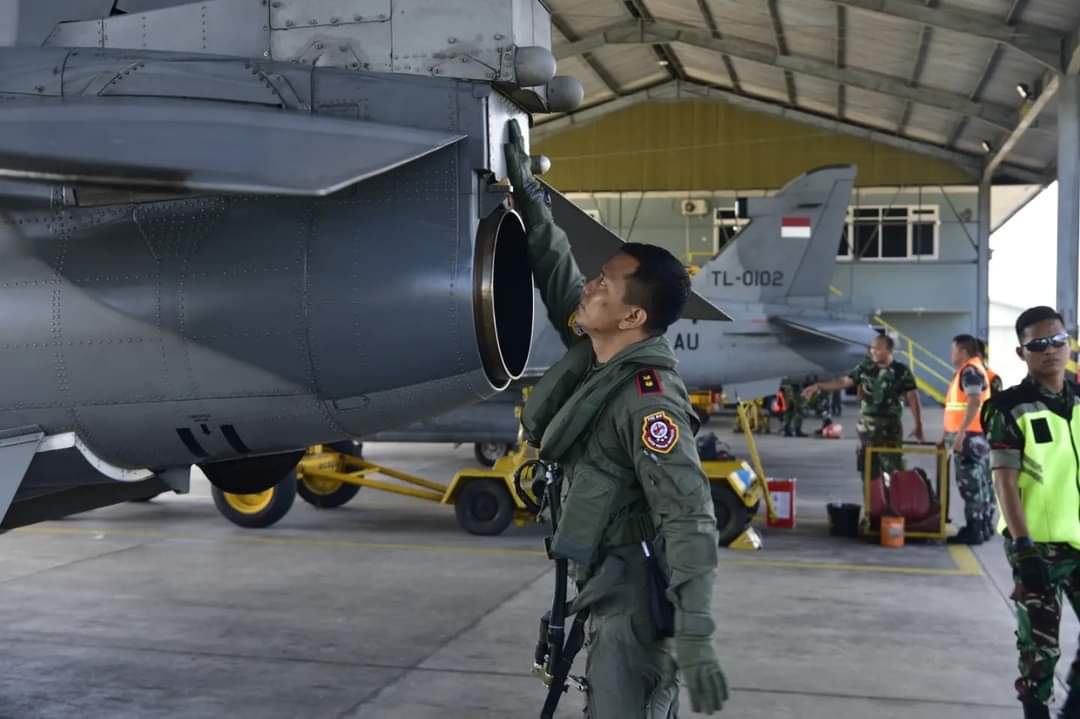 Panther flight TNI AU Roesmin Nurjadin Resmi Berangkat Menuju Jakarta