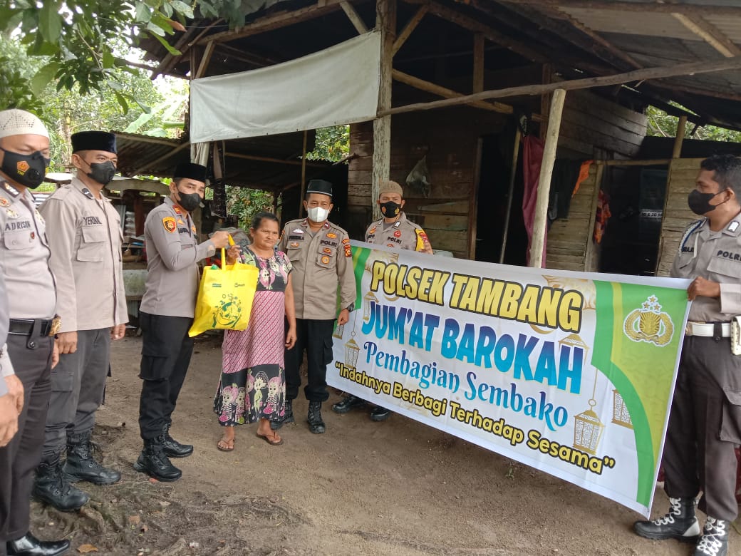 Jumat Barokah, Polsek Tambang Kembali Berbagi Sembako Kepada Warga Kurang Mampu