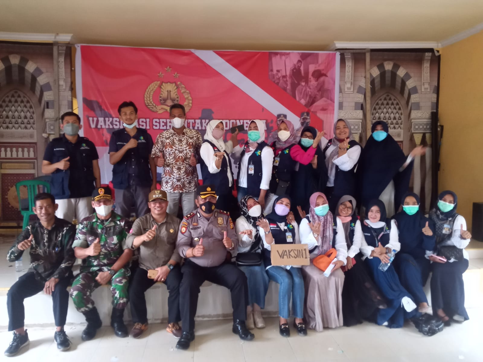 Poliklinik Polres Kampar Bersama UPT Puskesmas Petapahan Gelar Vaksinasi di Desa Indrapuri Tapung