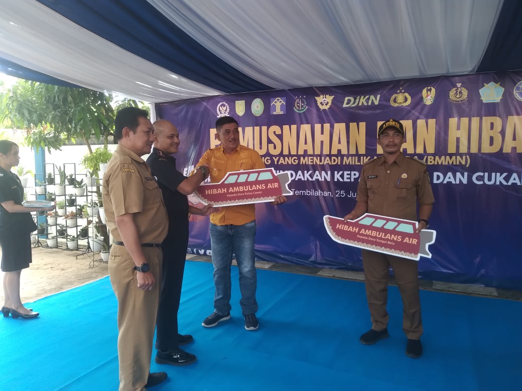 Bea cukai tembilahan musnakan barang yang menjadi milik negara dan hibah kan speedboat 