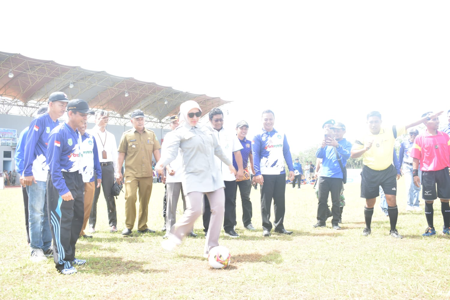 Bupati kabupaten Inhu,buka turnamen sepak bola mini