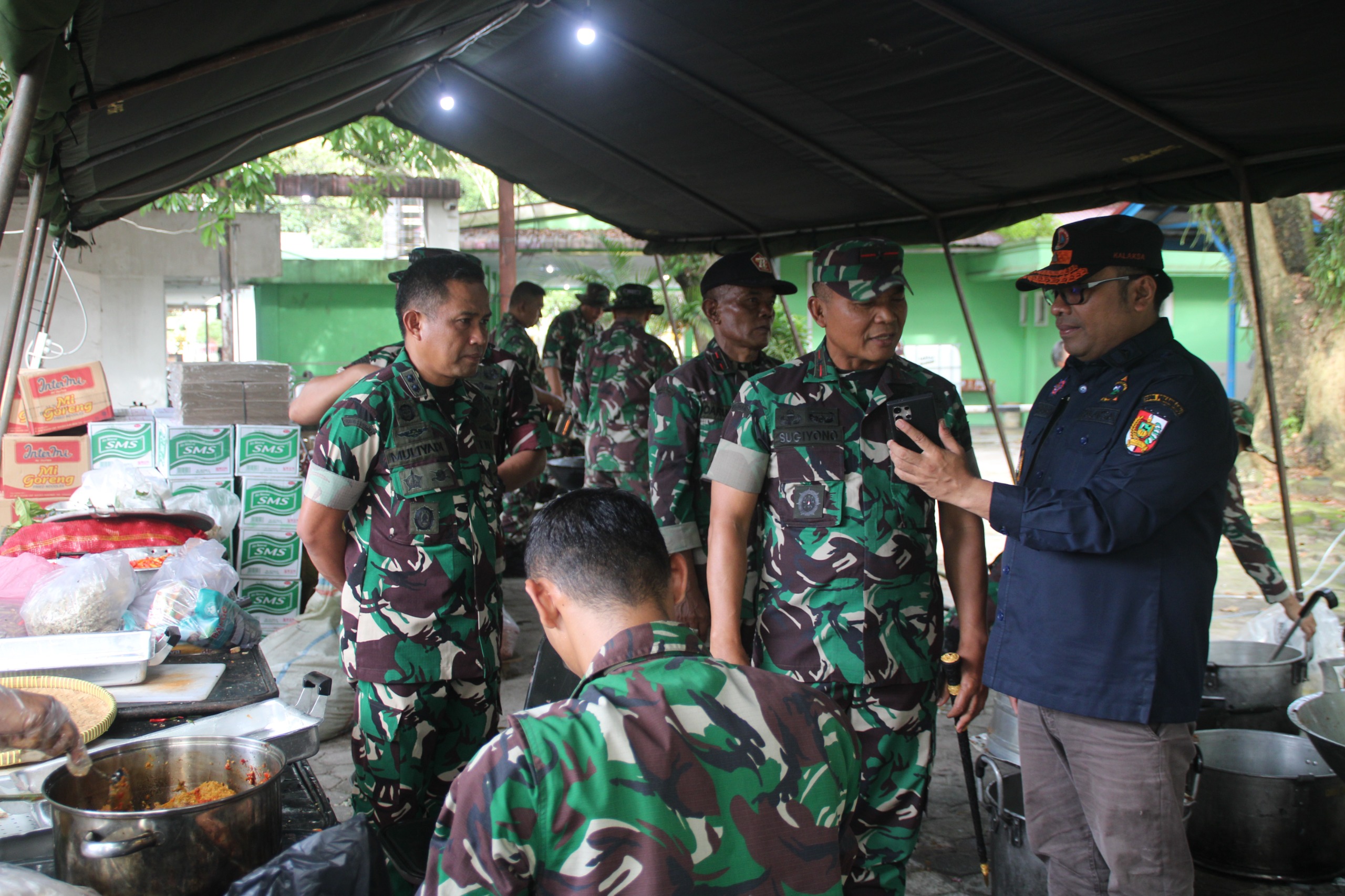 Danrem 031/WB Tinjau Langsung Warga Terdampak Banjir di Kel. Meranti