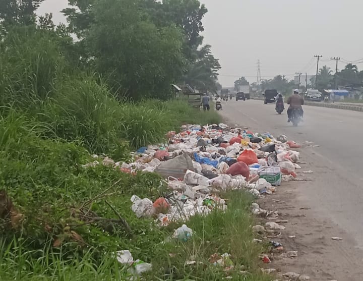 Desa Rimbo Panjang Kecamatan Tambang Jadi Istana Sampah