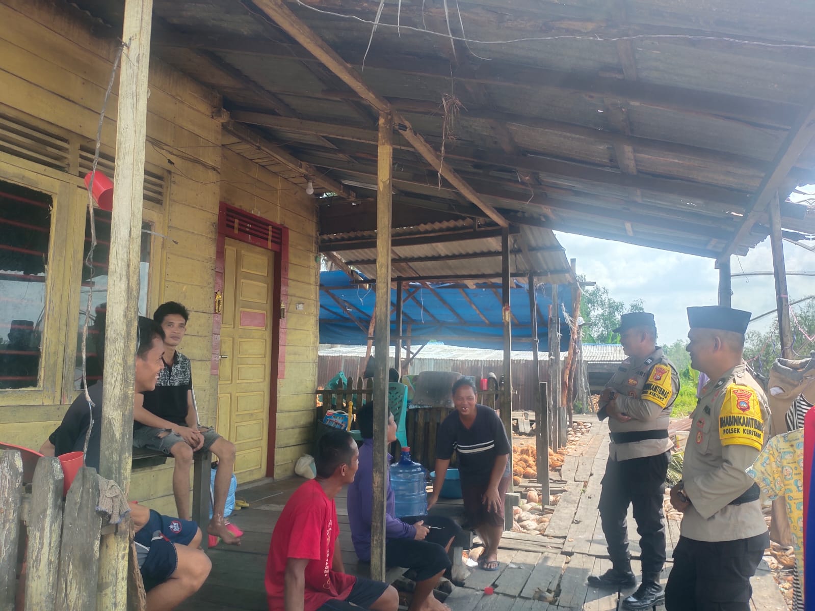 POLSEK KERITANG TURUN LANGSUNG LAKUKAN COOLLING SYSTEM