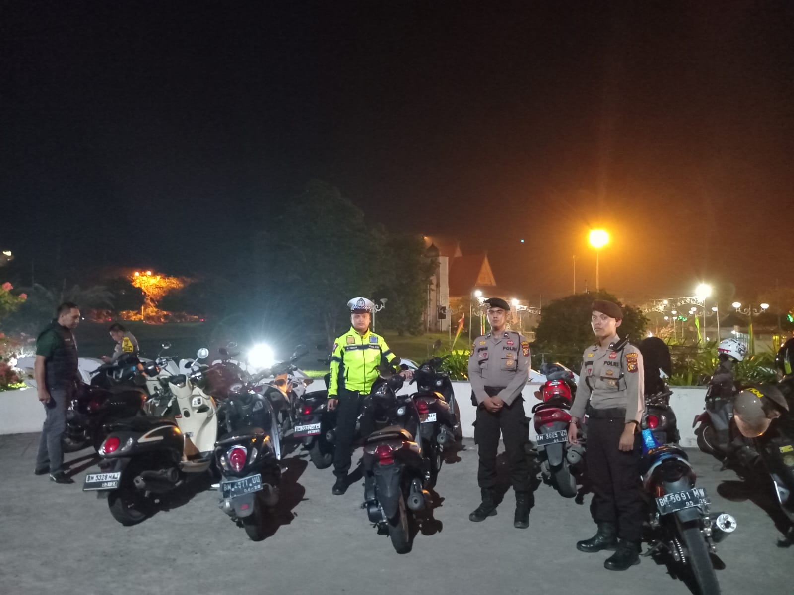 Dalam OTRLK-24, Polres Rohul Rutin Gelar Pengamanan Shalat Tarawih Di Masjid Agung Islamic Center
