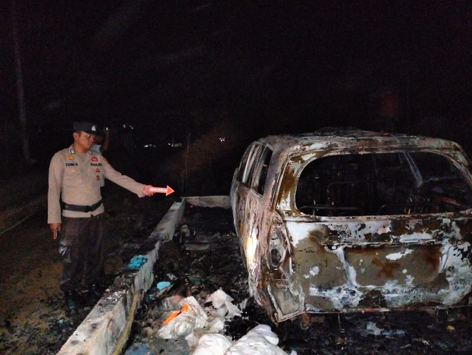 Satu Unit Rumah,dan Mobil Inova di Rohul Ludes Terbakar, Personil Polsek Rambah Hilir Langsung Turun