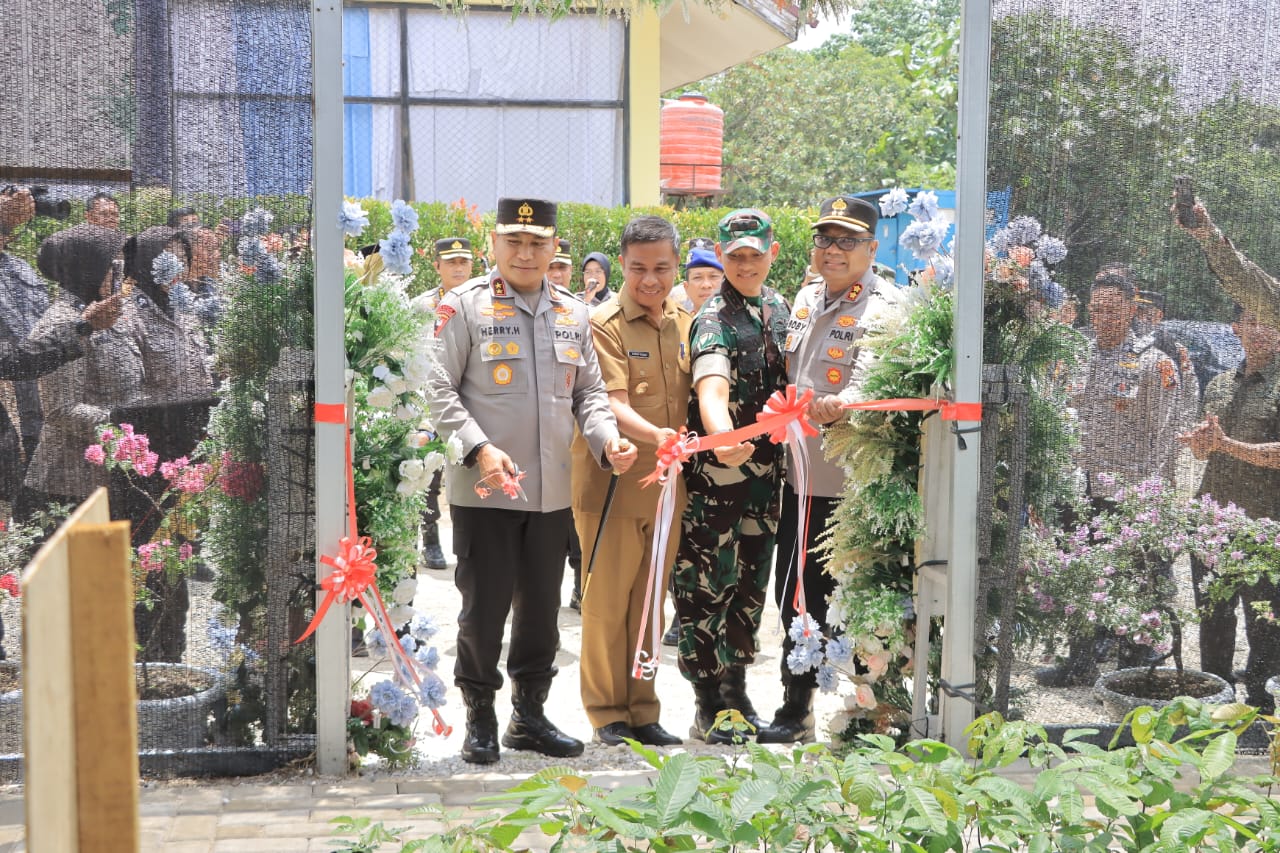 Serukan Semangat Green Policing, Kapolda Resmikan Bank Pohon Polres Kampar