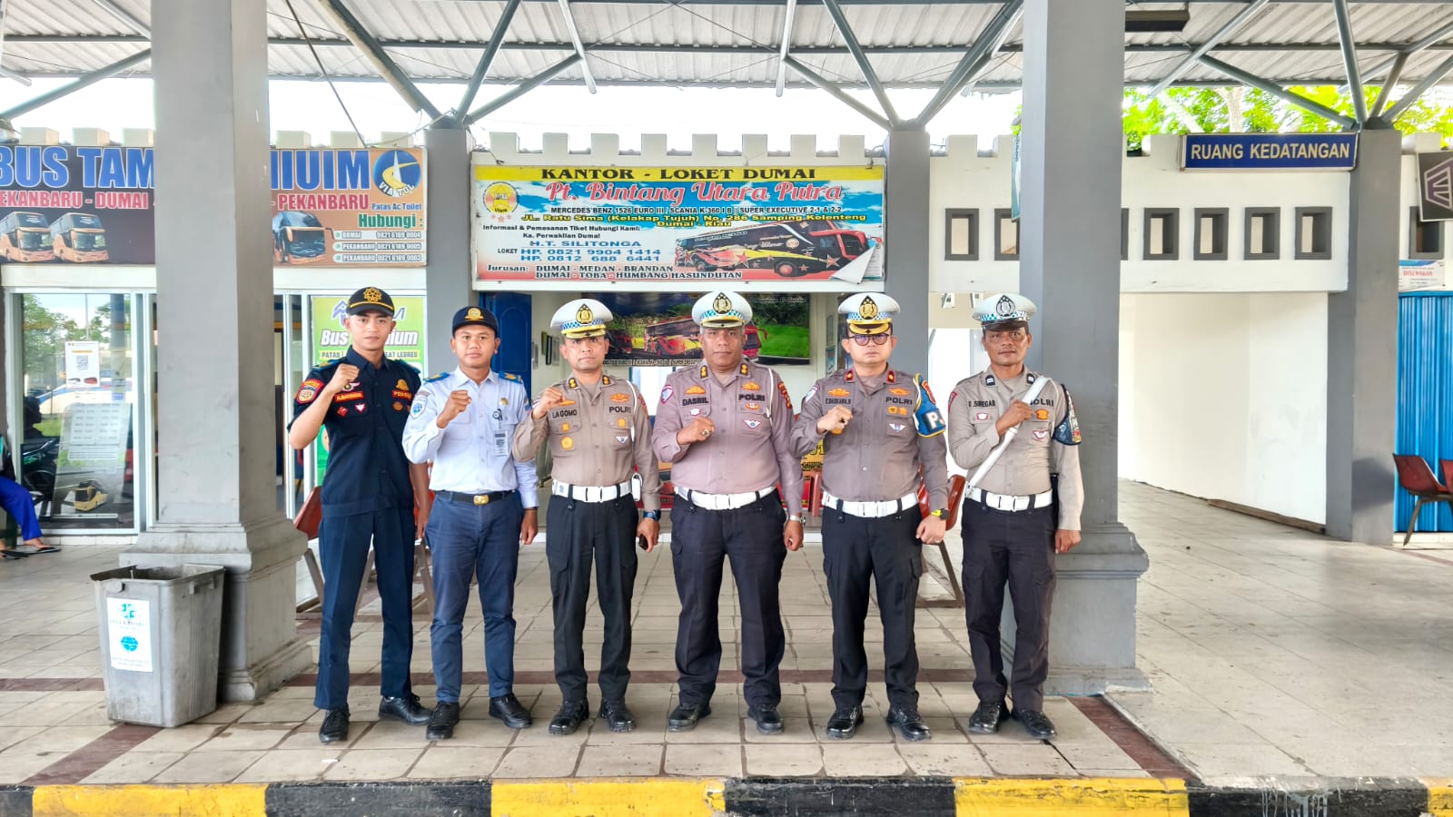 HADIRKAN MUDIK AMAN DAN NYAMAN TIM DITLANTAS POLDA RIAU CEK TERMINAL