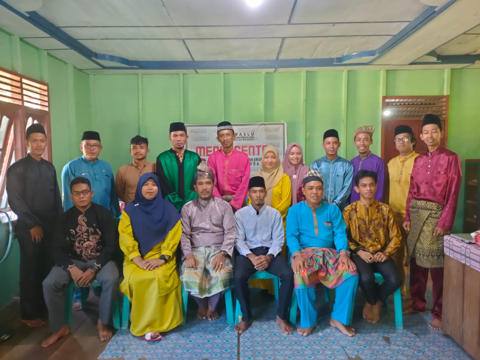 Ketua Panwaslu Mandah Lantik PAW PKD Belaras Barat Kacak Derandi