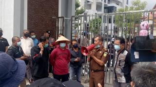 MAHASISWA AMPeR RIAU MINTA KEJAGUNG COPOT HADIMAN KAJARI KUANSING