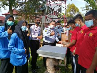 Lapas Kelas IIB Pasir Pengaraian Lakukan Panen Perdana Madu Lebah