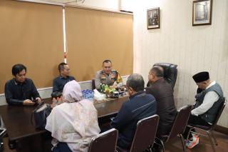 Kapolres Pelabuhan Makassar Sambut Hangat Kunjungan Ketua Pengadilan Negeri Makassar