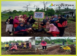 Kunjungan Ketua TP-PKK Kecamatan Bengkalis ke Desa Wisma Kemboja RT.03 Desa Senggoro