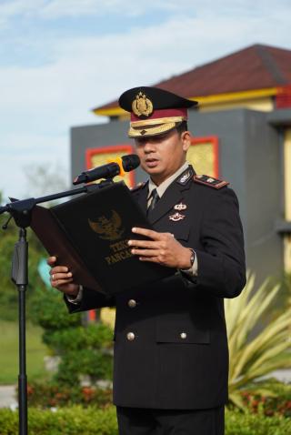 Wakapolres Rohul Kompol Rahmat Hidayat Pimpin Upacara Hari Lahir Pancasila 2025 