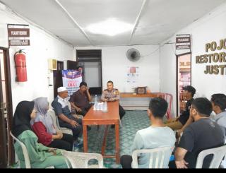 Kapolsek Concong bersama PPK Concong dan Panwascam Berkoordinasi tentang pendistribusian logistik 